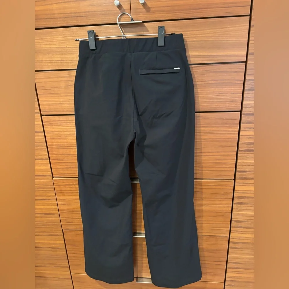 Vuori Women’s Meta Wideleg Pant (short inseam) size Small in Black. - Picture 8 of 8